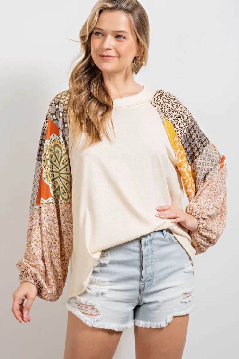 Cotton slub loose fit top with print contrast sleeves