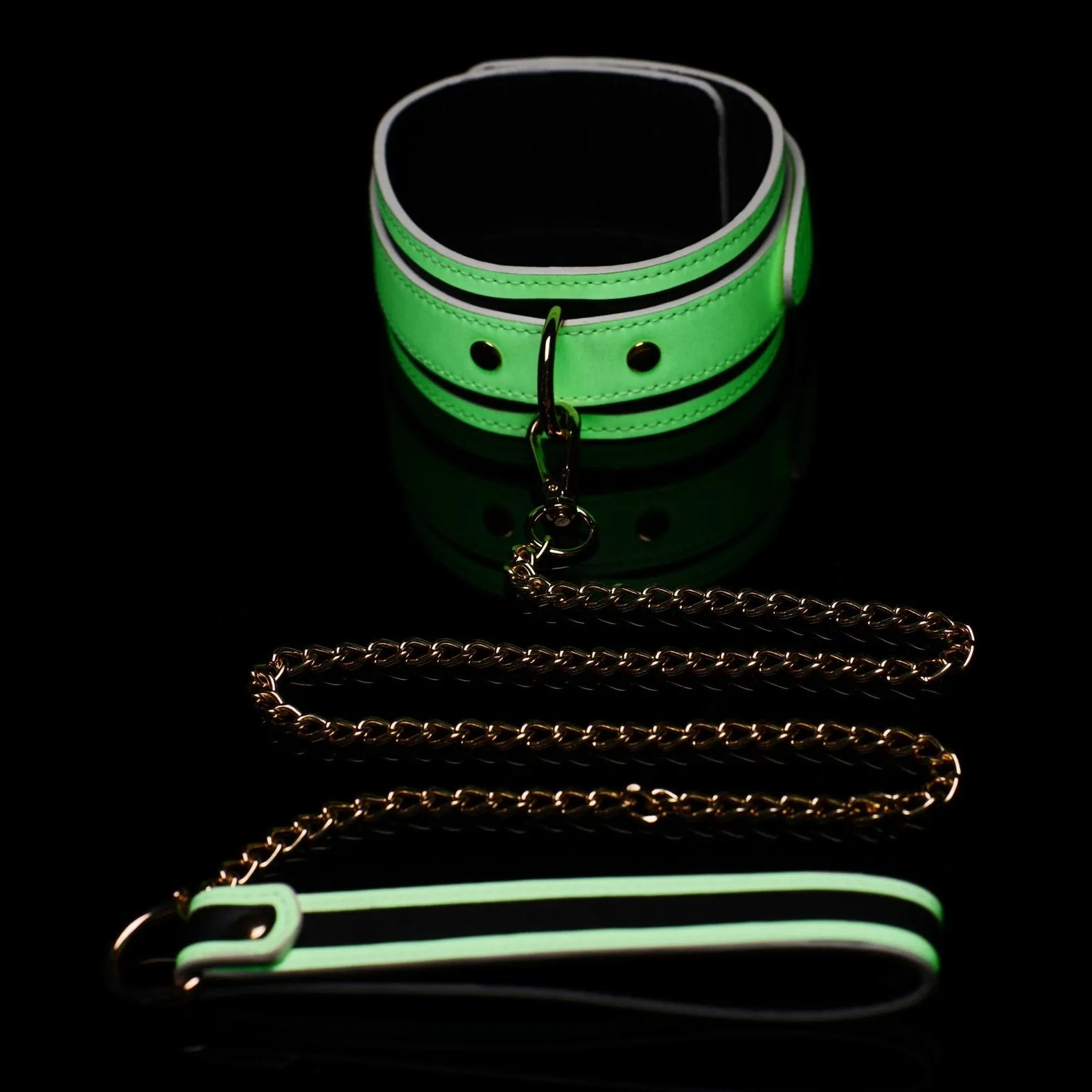 Kink In The Dark Glowing Collar With Leash