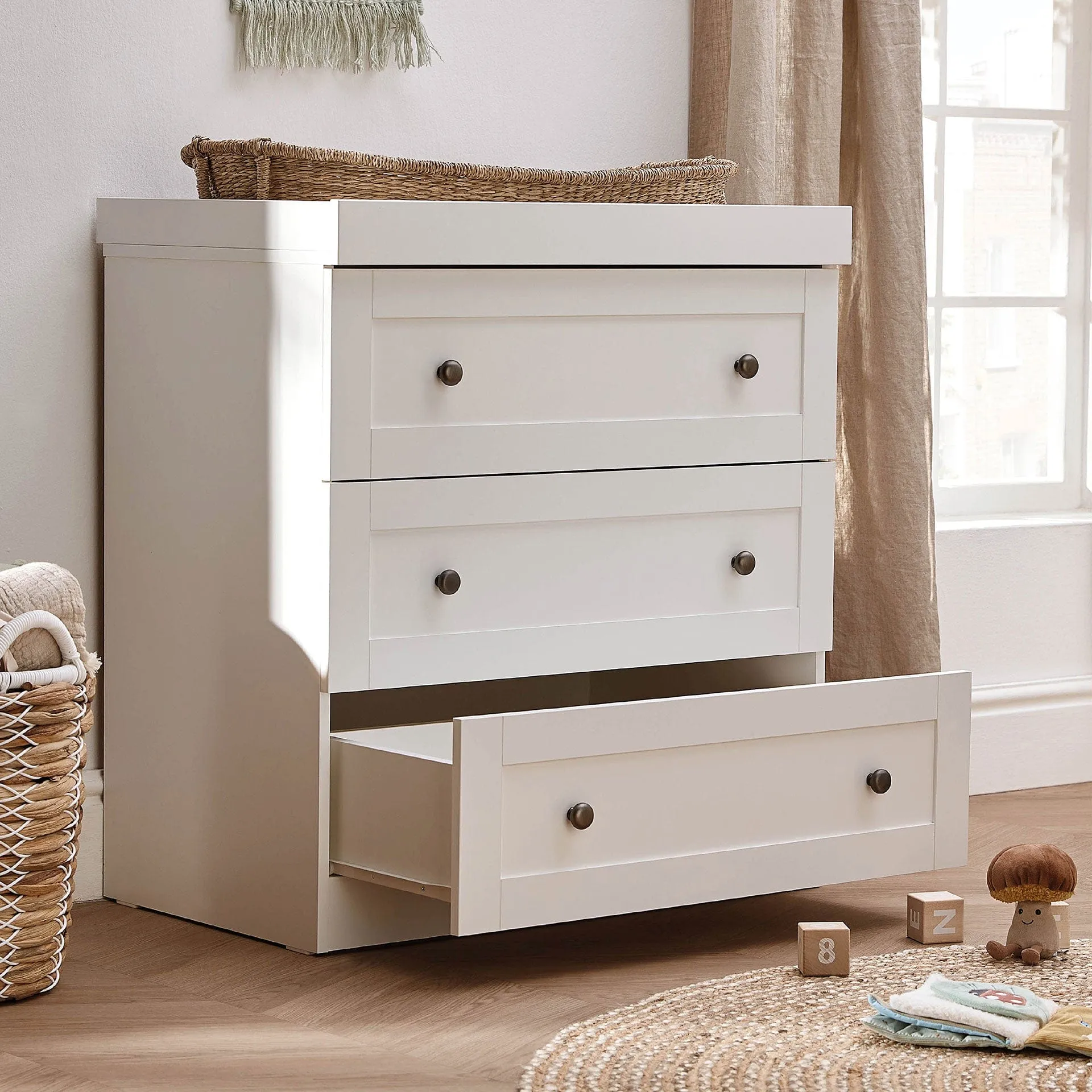 Silver Cross Bromley Dresser in White